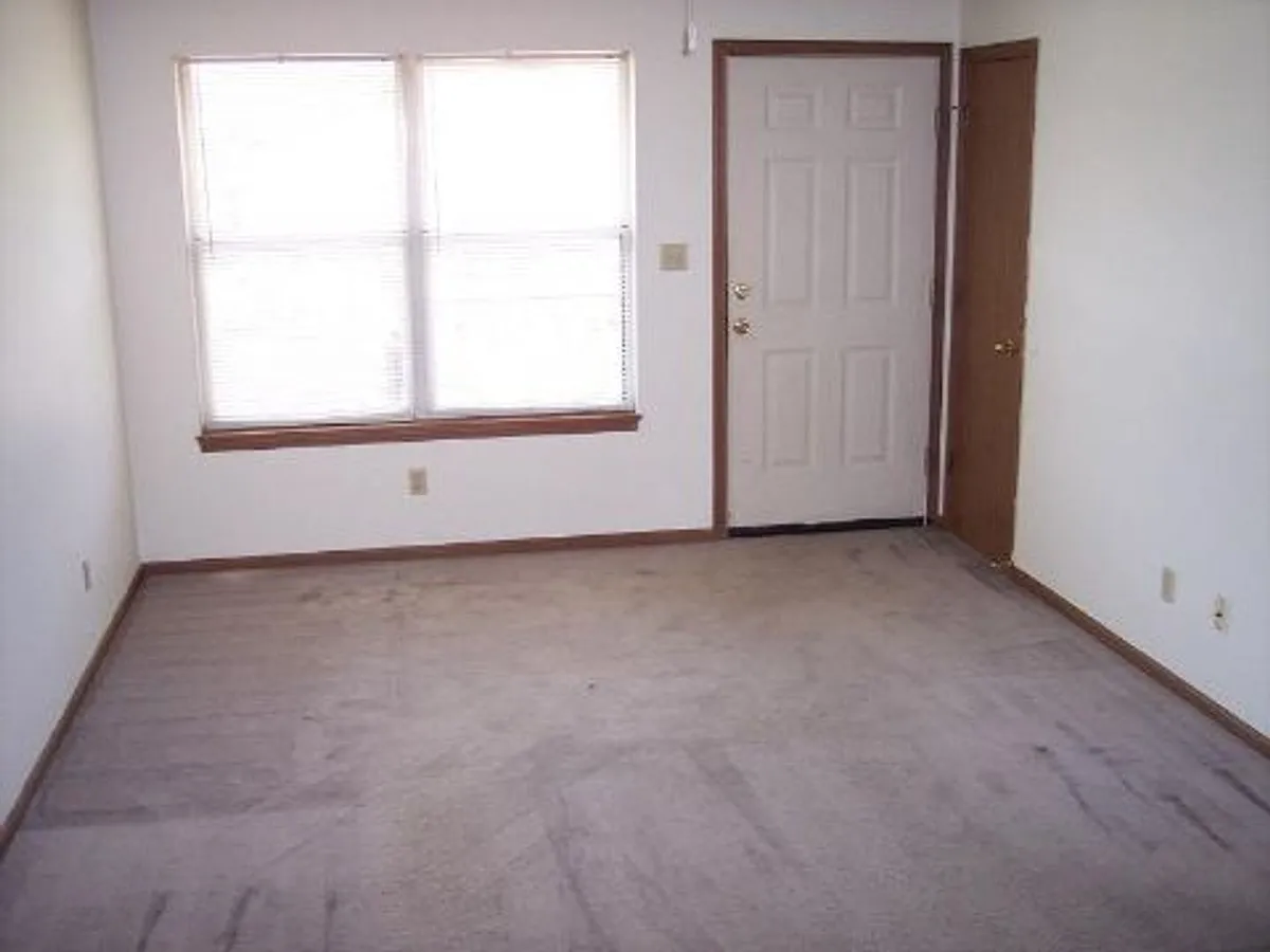 Building Photo - 720 Cedar Dr