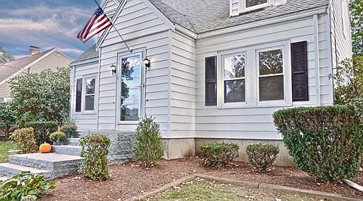 1st image of 71 Hawthorne St
