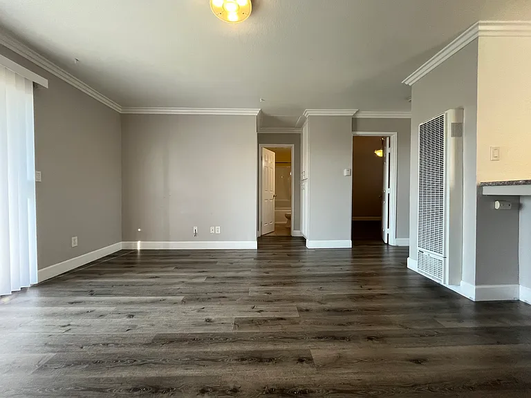 1043 Temple Ave #8 — Photo 5