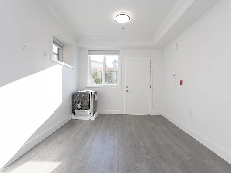 2122 E 32nd Ave #102 — Photo 13