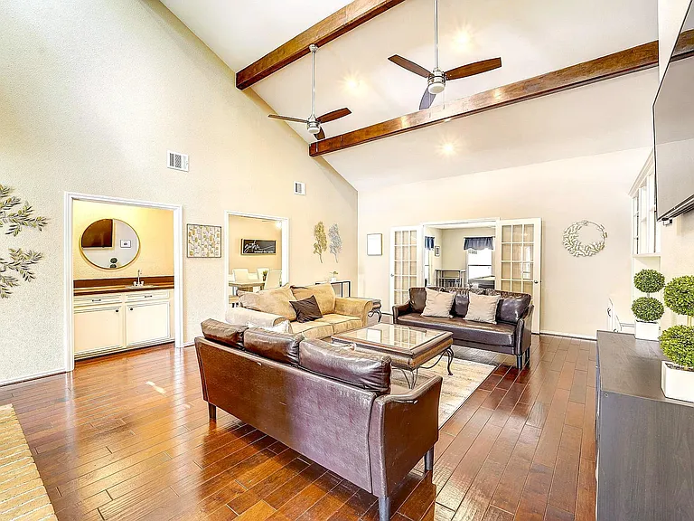 8111 Pine Green Ln — Photo 8