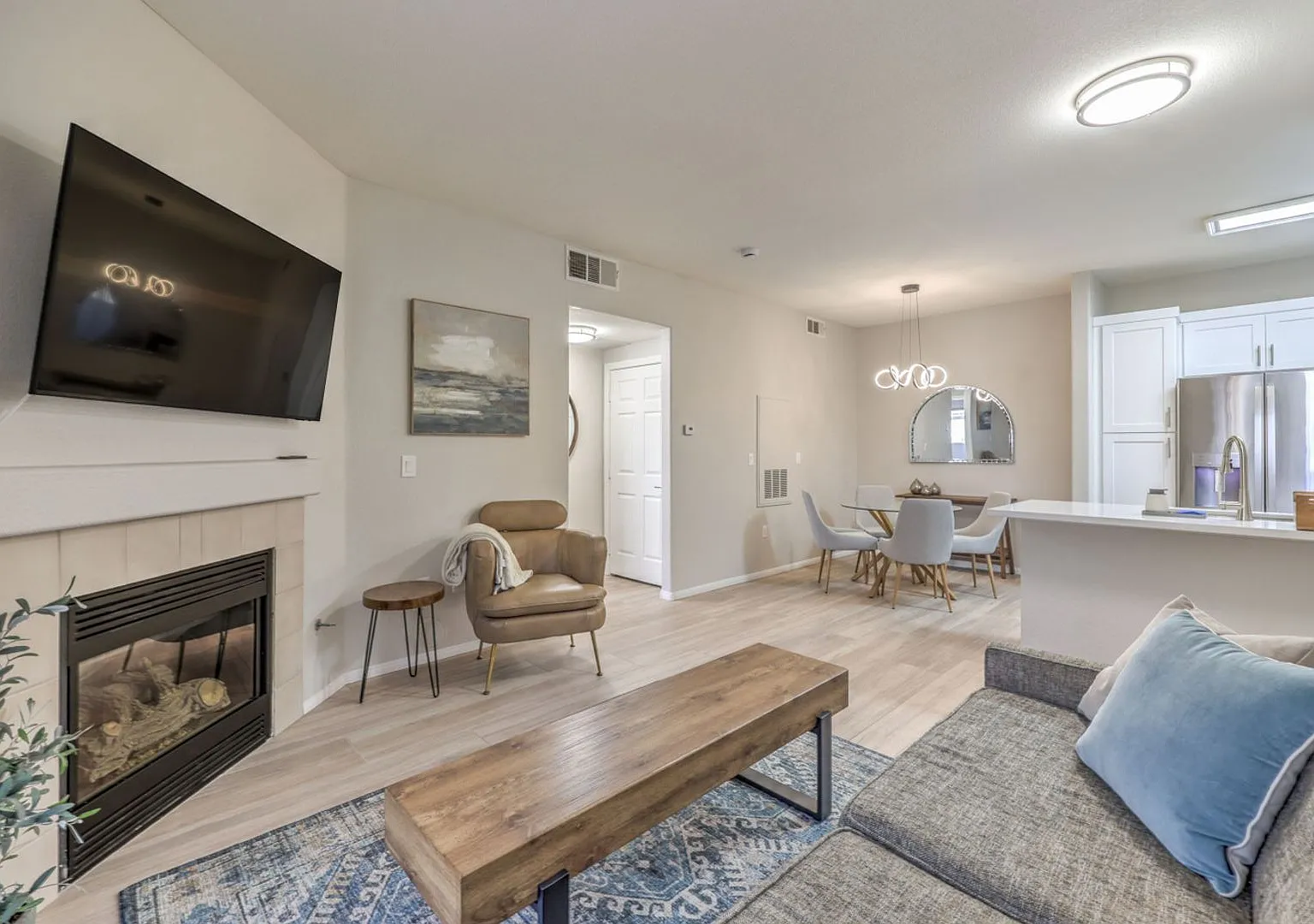 fully furnished, 1 bed, 1 bath condo in gated community — Photo 4