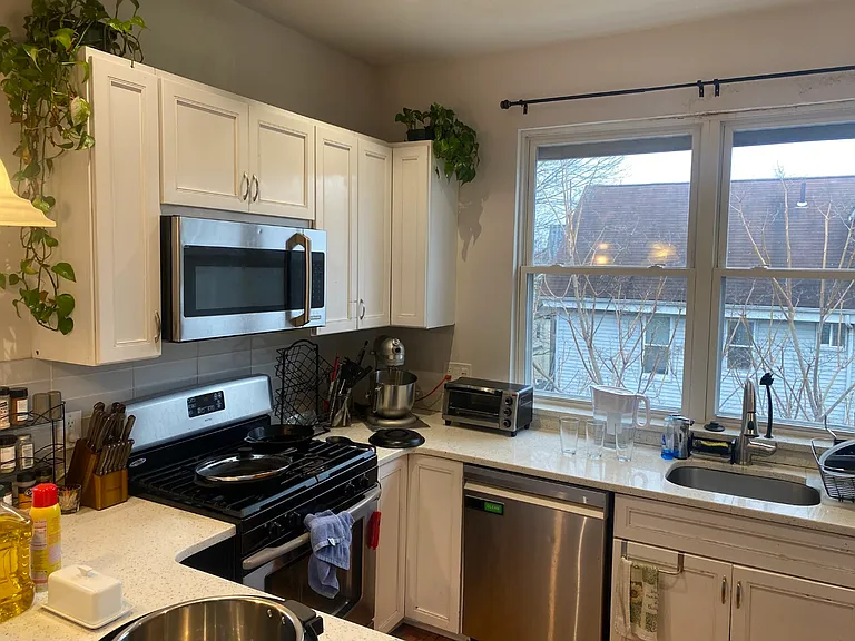 44 Mozart St #2 — Photo 4