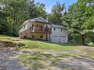 5075 Murphy Ln, Spring Grove, PA 17362