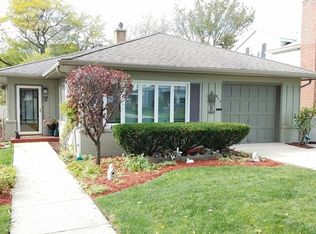 370 S Sunnyside Ave, Elmhurst, IL 60126