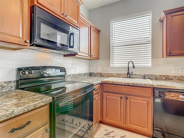 210 Blackstone Creek Rd — Photo 13