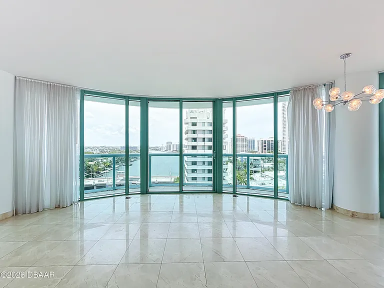 6000 Indian Creek Dr #12B — Photo 2