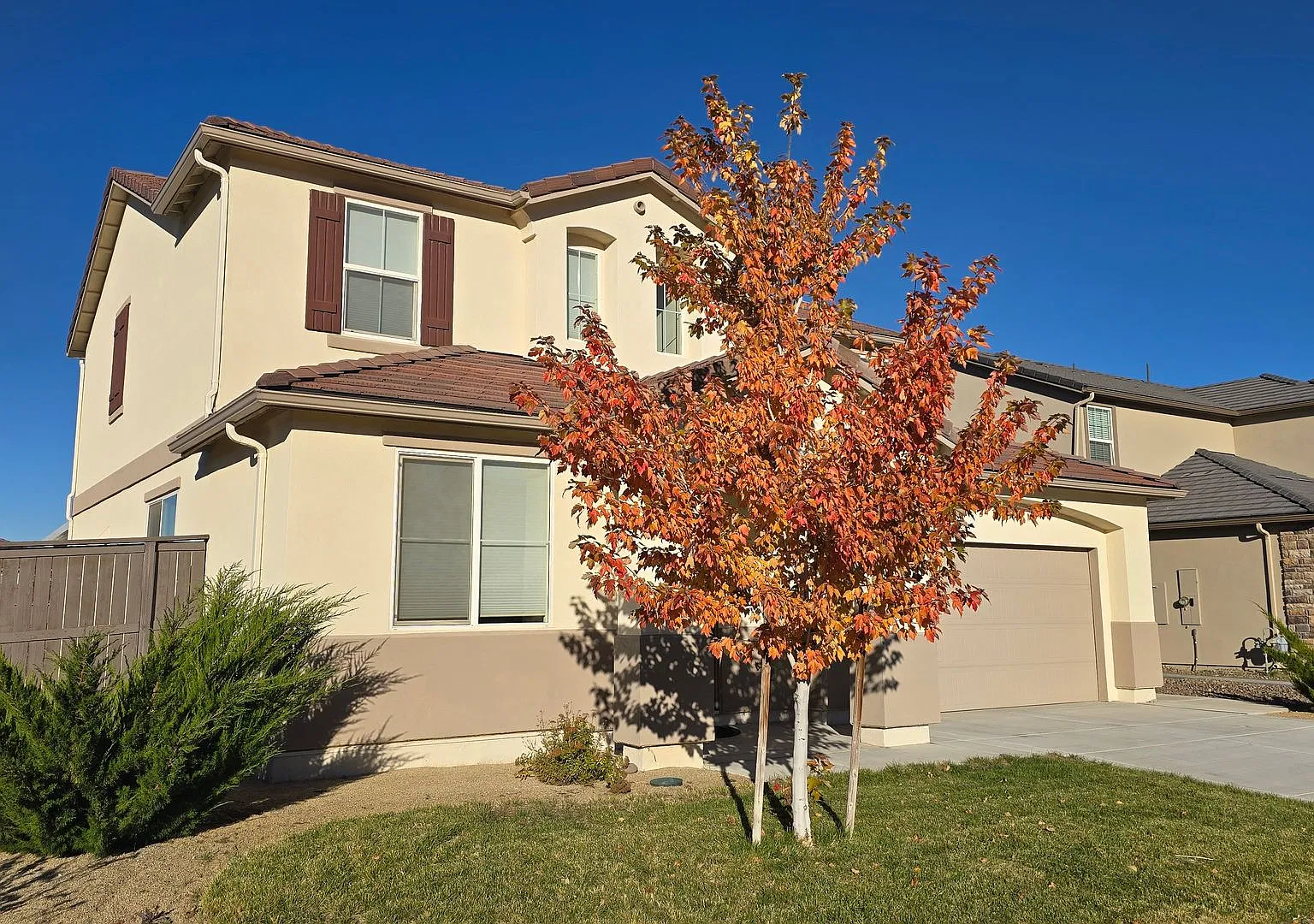 Spacious Two Story Home in Spanish Springs — Photo 2