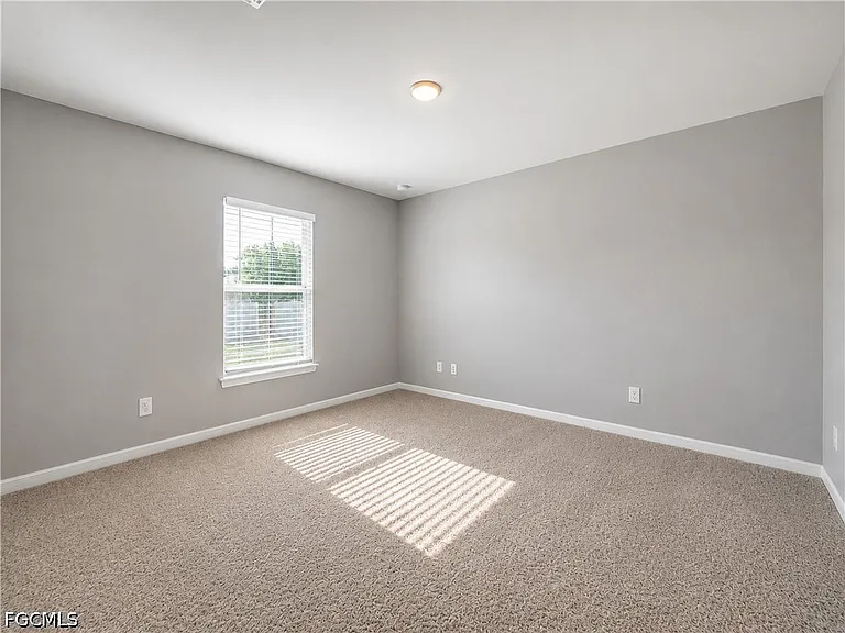 2728 NE 5th Place Cpe — Photo 13
