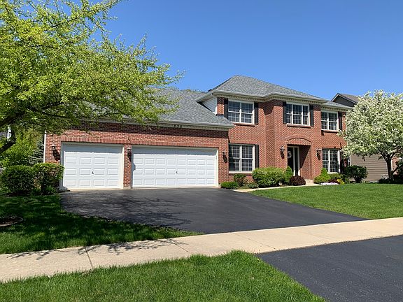 2nd image of 828 Doral Ln