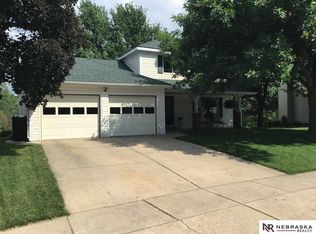 5724 NW 4th St, Lincoln, NE 68521