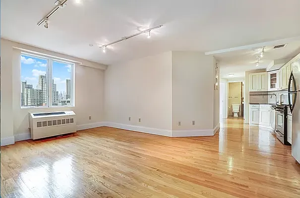Rented by Compass | media 9