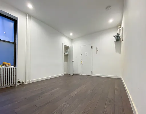 Rented by Kahen Properties | media 7