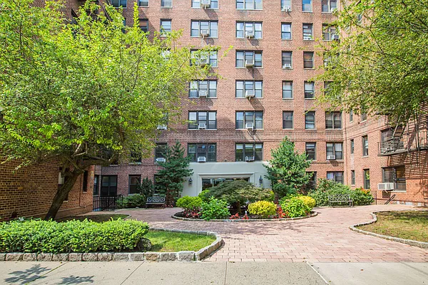 Sold by Livin USA LLC | media 25