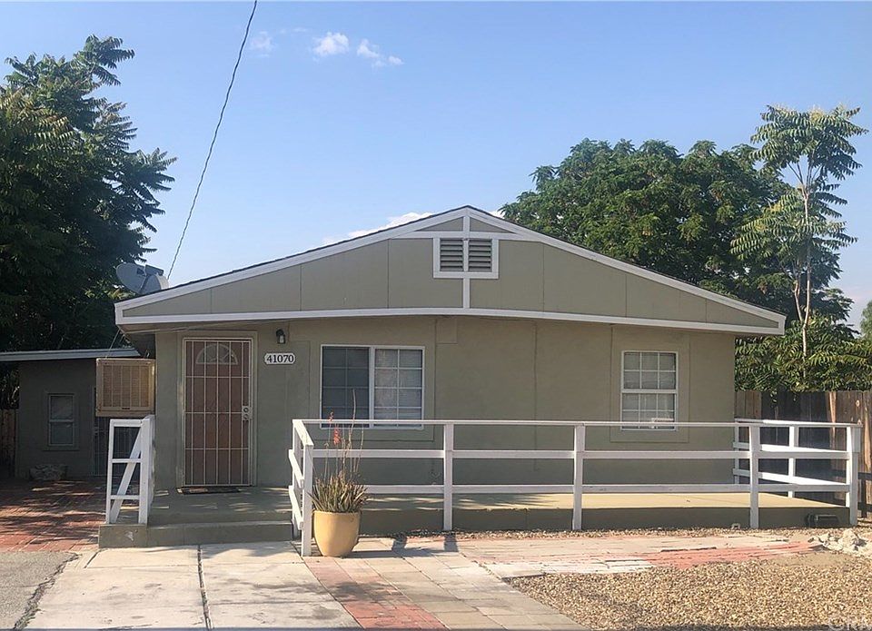 1st image of 41070 Acacia Ave