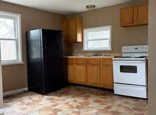 1004 N 13th St #B, Herrin, IL 62948
