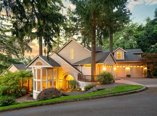 1471 Woodland Ter, Lake Oswego, OR 97034