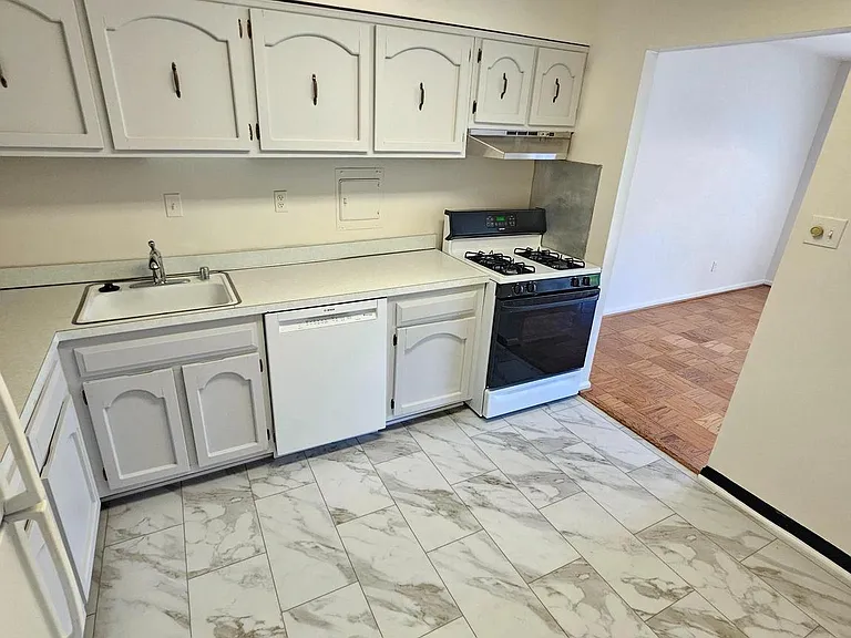 9900 Georgia Ave #310 — Photo 16