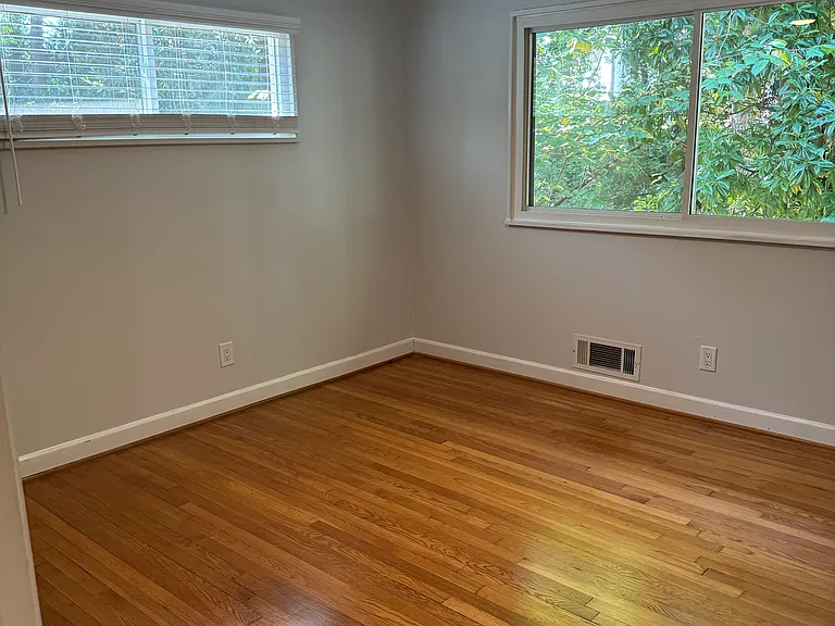 2338 Tanglewood Cir NE — Photo 30