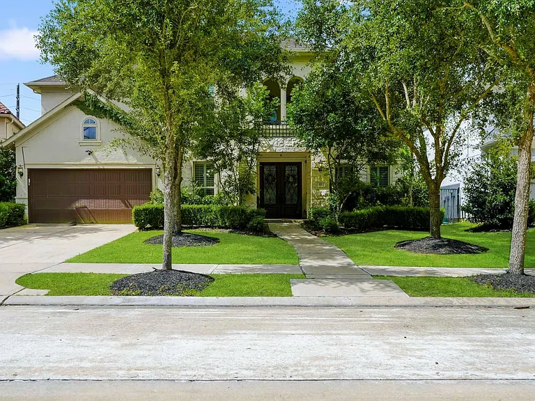 11 Marino Dr — Photo 1