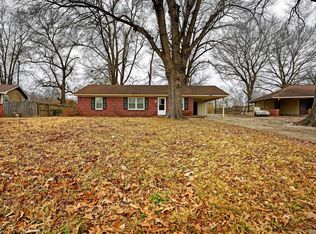 880 Craigwood Dr, Memphis, TN 38116