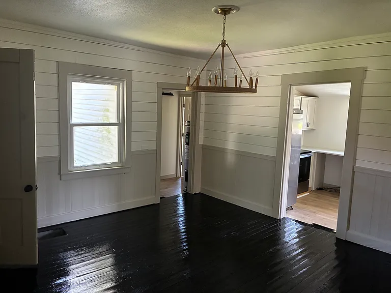 122 S Main St — Photo 5