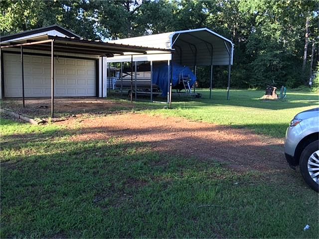 2nd image of 194 E Yaupon Oak