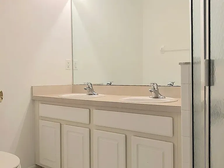 8073 Pacific Beach Dr — Photo 10