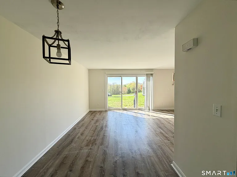 47 Old Farms Ln #47 — Photo 4