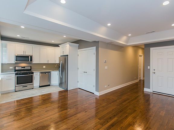 4th image of 1004 N Francisco Ave #0