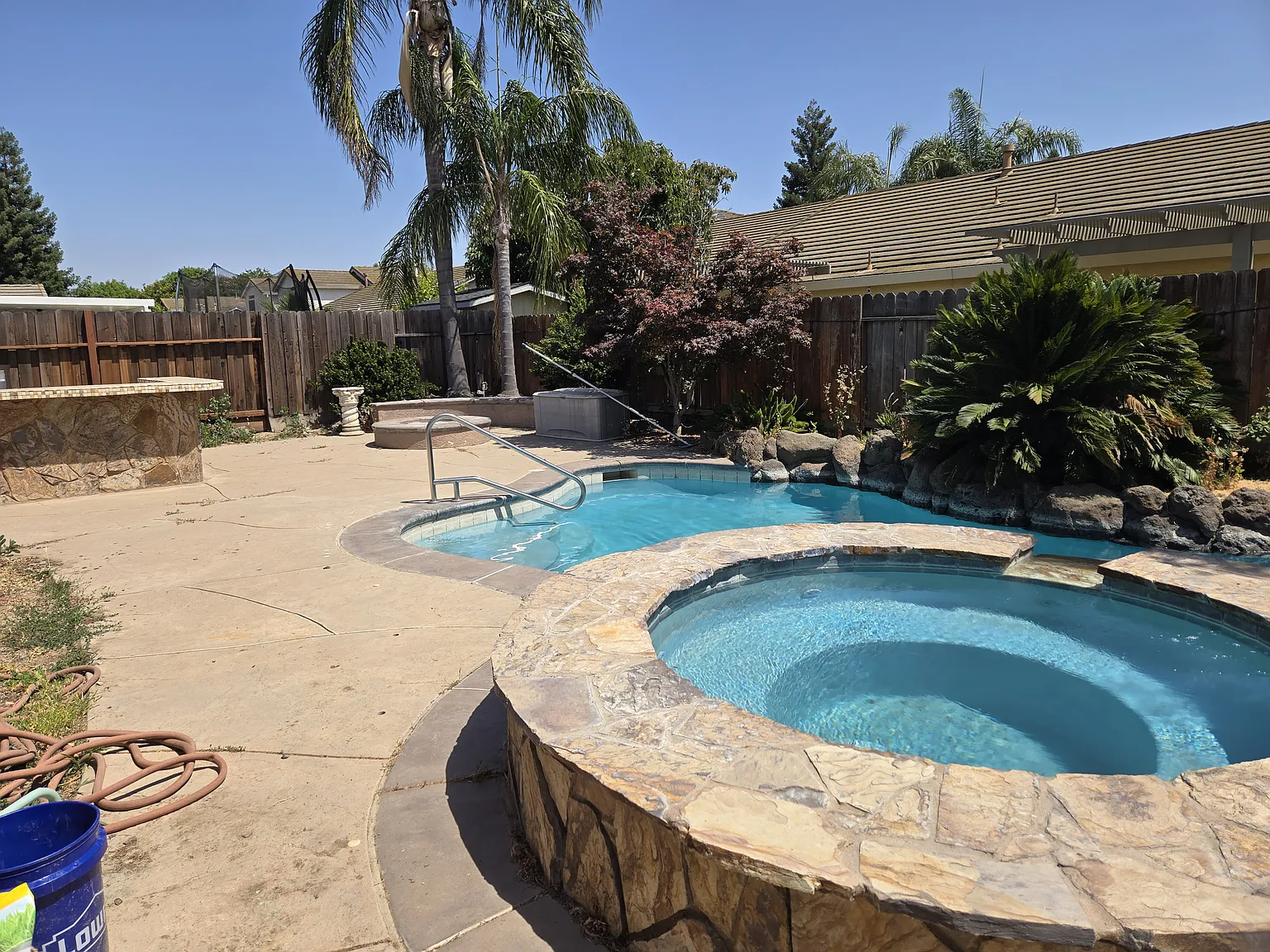 4 bed, 1635 sqft, $800 — Photo 2