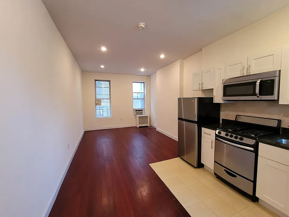 26 7th Ave S #2Y