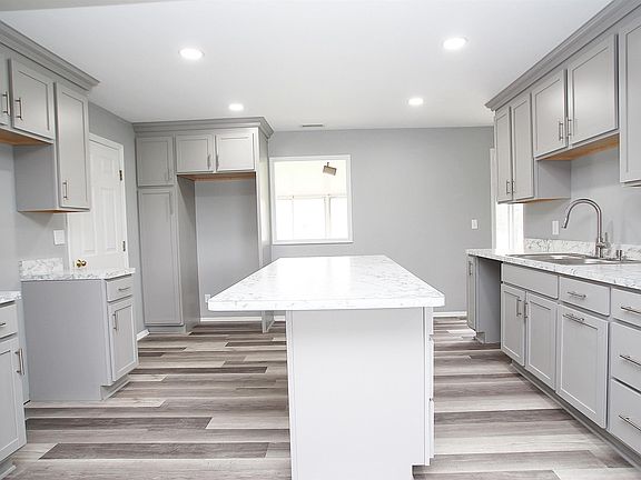 4th image of 2135 W Candy Ln