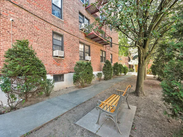 61 Oliver Street image 24 of 26