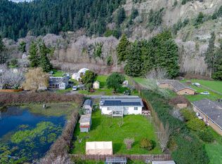 999 Curtis Ln, Rio Dell, CA 95562