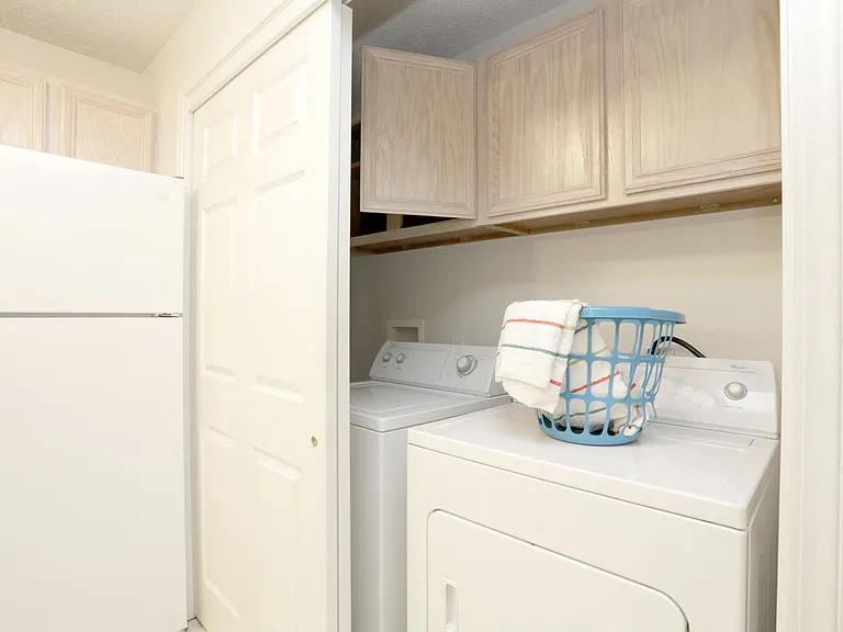 Deerfield Apartments — Photo 9