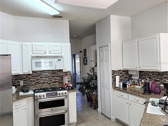 5th image of 1180 Cambourne Dr