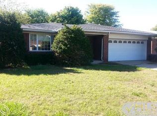 28025 Cunningham Dr, Warren, MI 48092