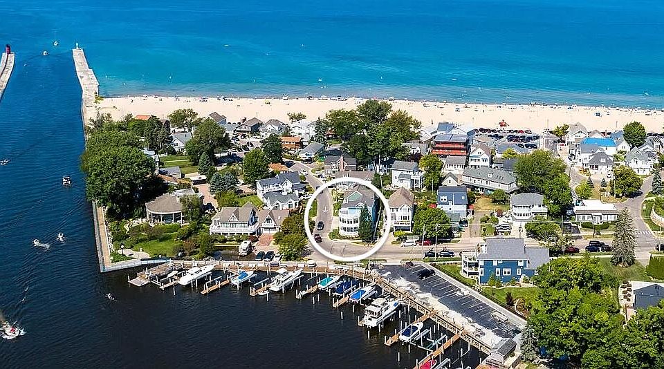 1st image of 99 Chicago Ave