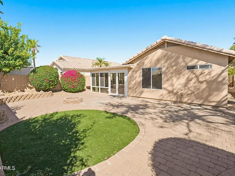 9321 E Caribbean Ln — Photo 27