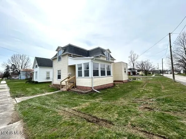 317 N 2nd St, North Baltimore, OH 45872
