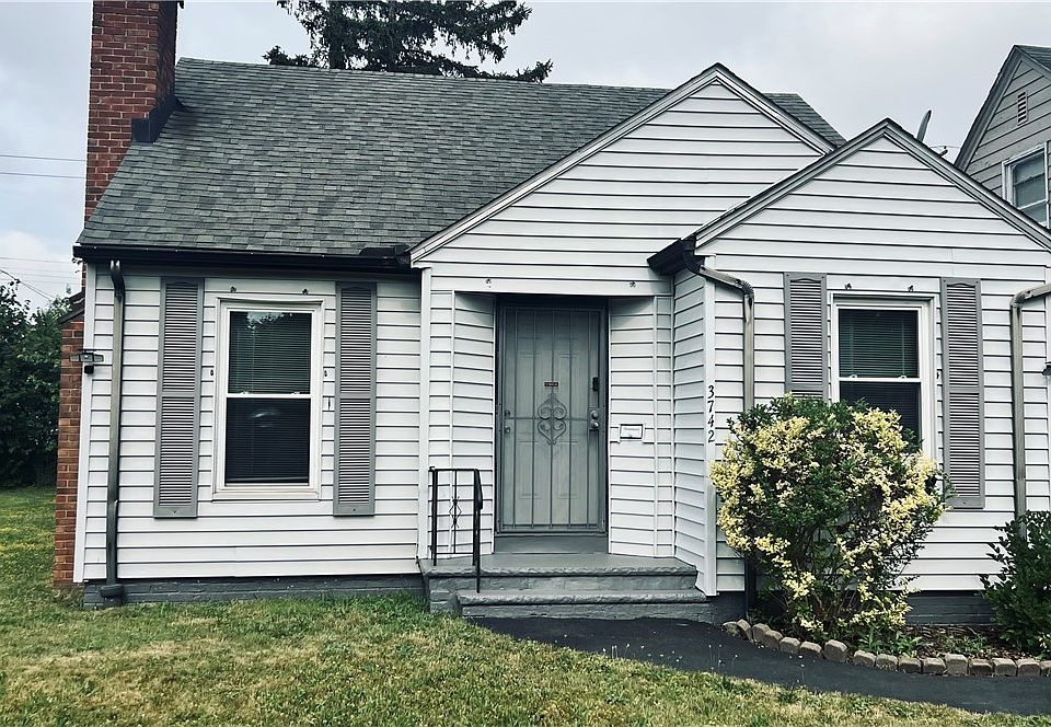 1st image of 3742 Menlo Rd