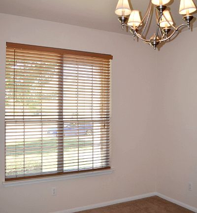 5th image of 417 W Iowa Dr