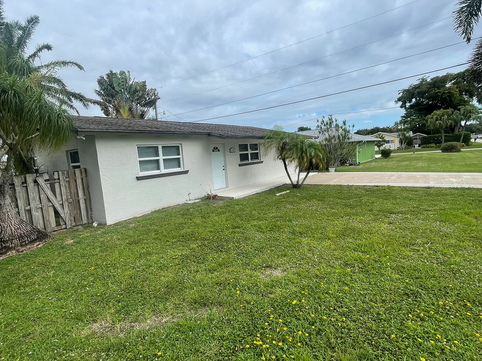 3 bed, 2.0 bath, 1000 sqft, $3,700 — Photo 2