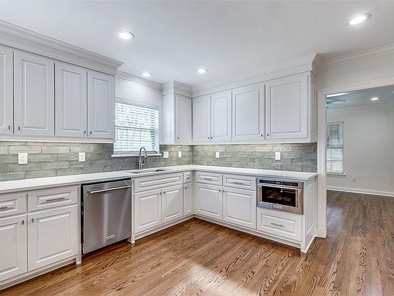 3rd image of 3661 McFarlin Blvd