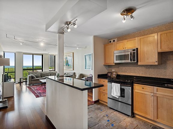 Kitchen/Living