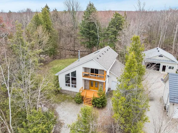 2384 Champlain Rd, Tiny, ON L9M 0C9