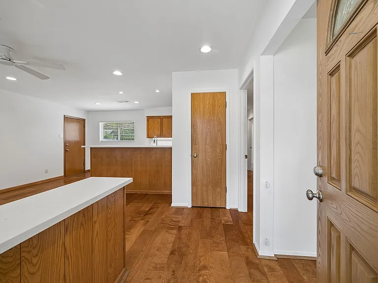 7050 Cole Creek Dr — Photo 6