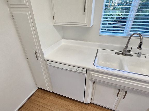 5th image of 1130 N Fuller Ave APT 5
