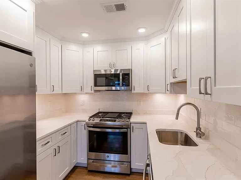 303 Maverick St #PENTHOUSE — Photo 15